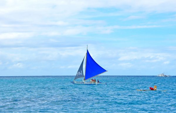 boracay-day-paraw-sailing
